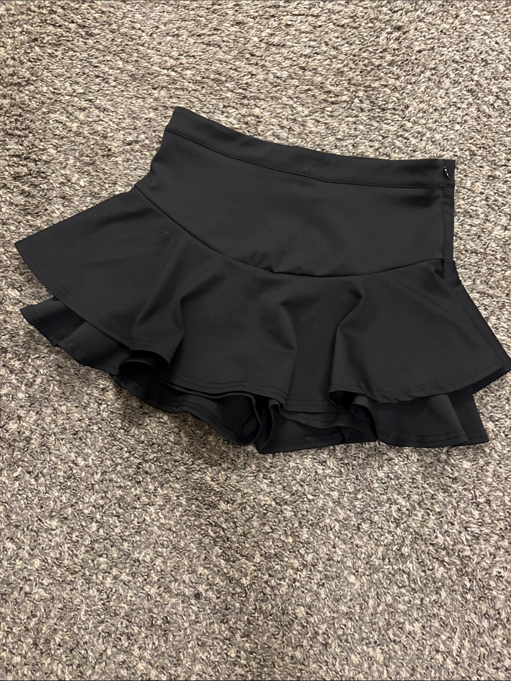 SHEIN Black Ruffled Mini Skirt